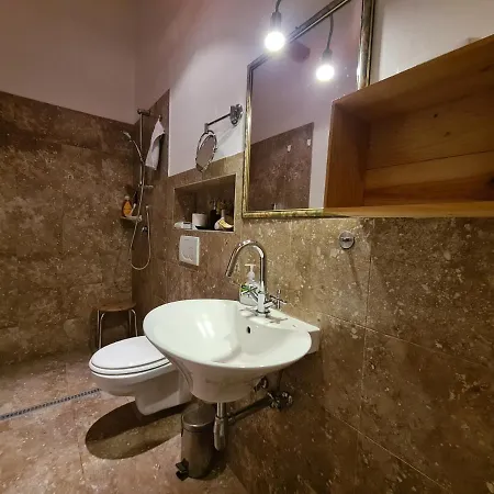 Heritage Park Royal * أوباتيا