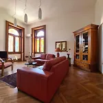 Διαμέρισμα Heritage Park Royal *